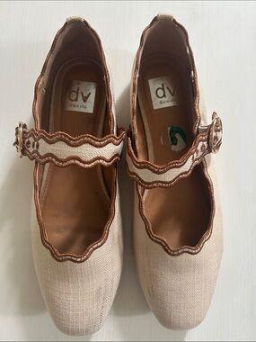 Dolce Vita Beige Flats